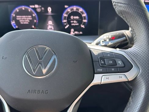 Used 2025 Volkswagen Tiguan SE R-Line AWD/4WD image 22