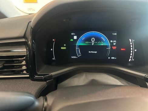 Used 2025 Toyota Camry LE image 39