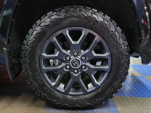 Used 2023 Toyota Tundra Platinum image 92