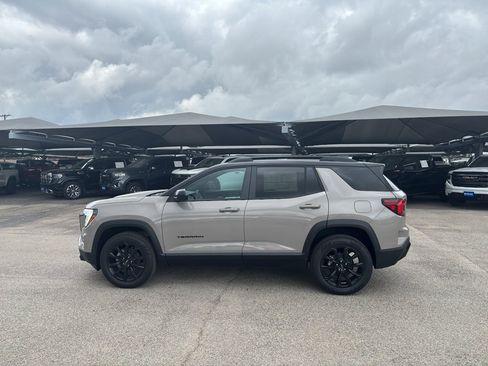 Used 2027 GMC Terrain Elevation w/ Elevation Premium Package FWD image 9