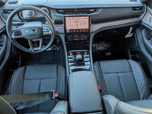 New 2025 Jeep Grand Cherokee L Summit image 15