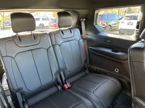 New 2025 Jeep Grand Cherokee L Limited image 21