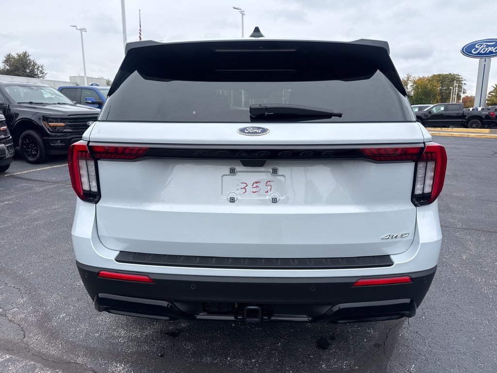 Used 2026 Ford Explorer ST-Line w/ ST-Line Street Pack AWD/4WD image 8