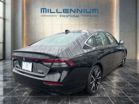 Used 2023 Honda Accord Touring image 4