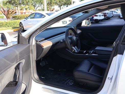 Used 2019 Tesla Model 3 Long Range RWD image 29