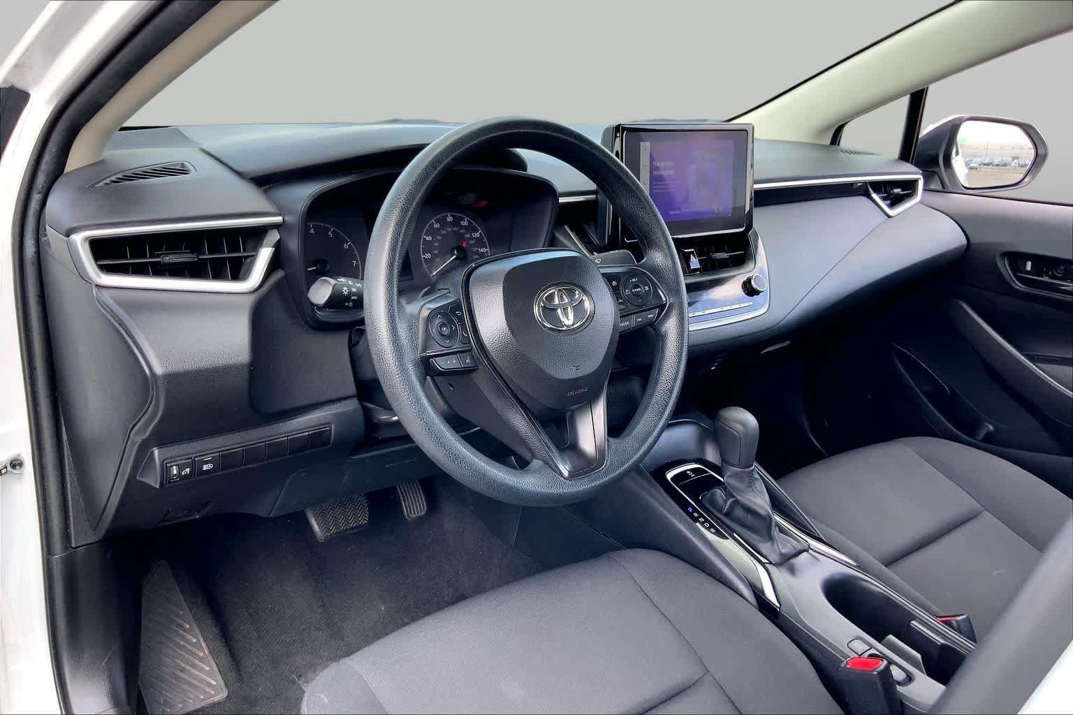 Used 2024 Toyota Corolla LE FWD image 17