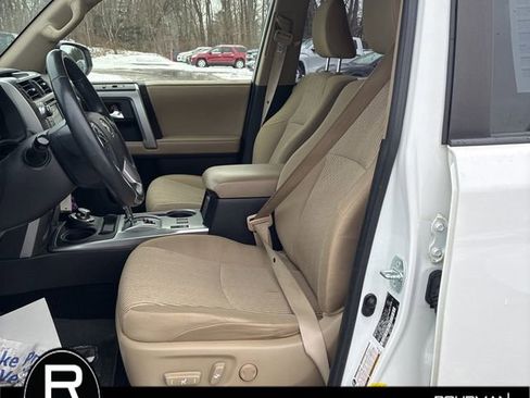 Used 2016 Toyota 4Runner SR5 image 11