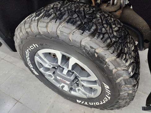 Used 2022 GMC Sierra 2500 SLE image 3