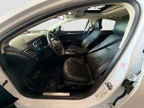 Used 2019 Ford Fusion Titanium AWD/4WD image 13
