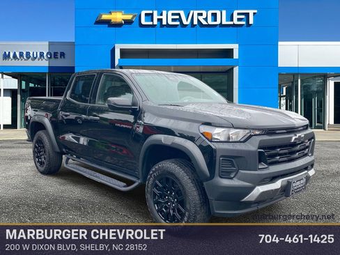 Used 2023 Chevrolet Colorado Trail Boss w/ Advanced Trailering Package AWD/4WD image 1