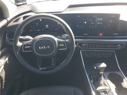 New 2026 Kia Carnival SX w/ SX Dark Edition Package image 19