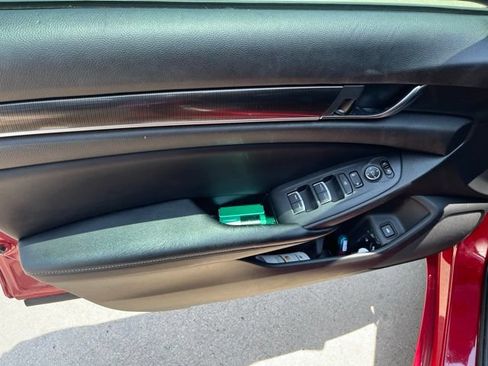 Used 2018 Honda Accord Sport image 15