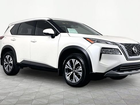 Used 2021 Nissan Rogue SV FWD image 3