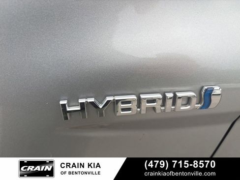 Used 2020 Toyota Camry XLE FWD image 7
