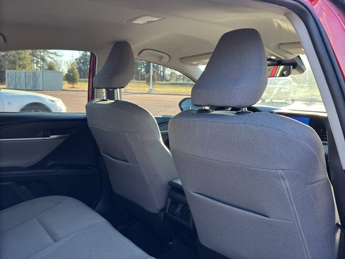 Used 2025 Toyota Camry LE w/ Convenience Package image 15