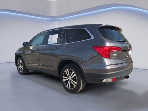 Used 2017 Honda Pilot EX image 3
