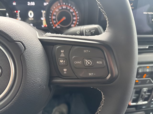 Used 2025 Jeep Wrangler Unlimited Sport AWD/4WD image 15