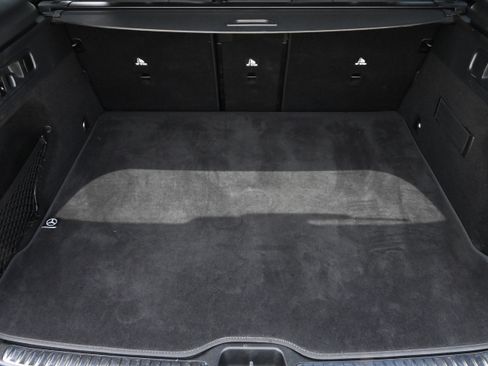 Used 2025 Mercedes-Benz GLC 300 image 27