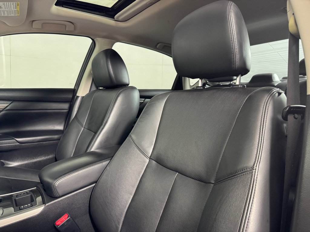 Used 2014 Nissan Altima 2.5 SL w/ Technology Package FWD image 11