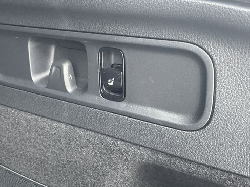 Certified 2025 Mercedes-Benz GLC 300 4MATIC image 12