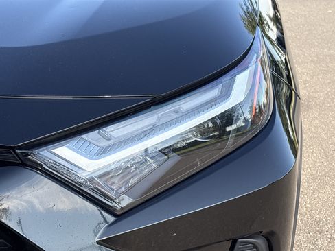 Used 2023 Toyota RAV4 XLE AWD/4WD image 11