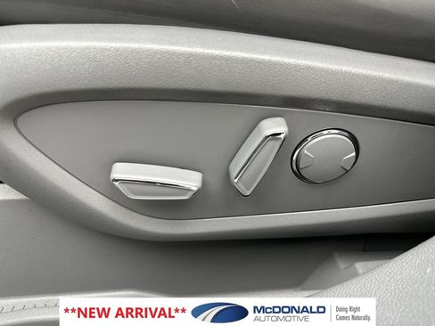 Used 2019 Lincoln Nautilus Reserve FWD image 12