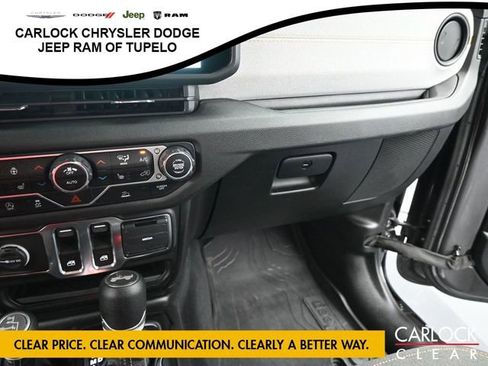 Used 2025 Jeep Wrangler Sport image 19