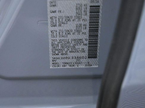 Certified 2025 INFINITI QX60 Sensory w/ Cargo Package image 37