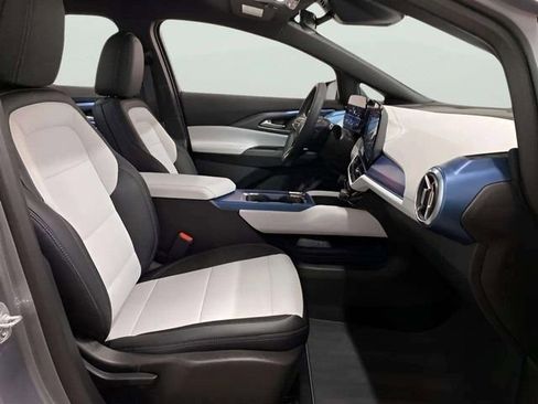 Used 2026 Chevrolet Equinox EV LT image 25