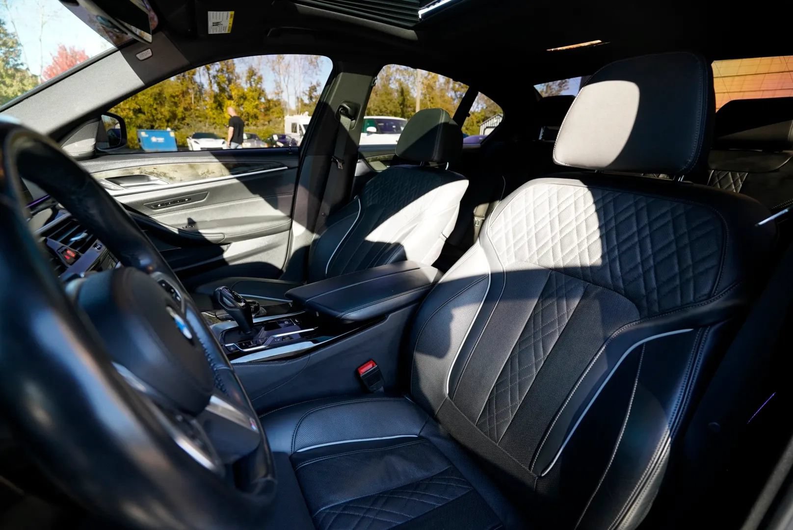 Used 2023 BMW M550i xDrive w/ Executive Package AWD/4WD image 23