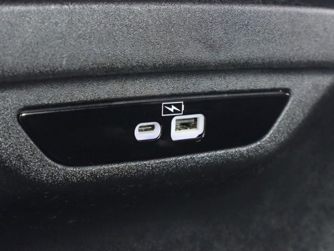 Used 2021 Chrysler Pacifica Touring-L w/ S Appearance Package image 32