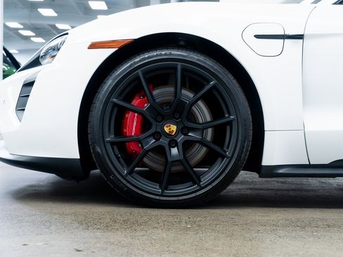 Used 2024 Porsche Taycan GTS image 7