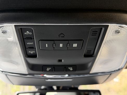 Used 2013 Dodge Charger R/T image 30