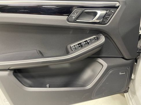 Used 2024 Porsche Macan S AWD/4WD image 18