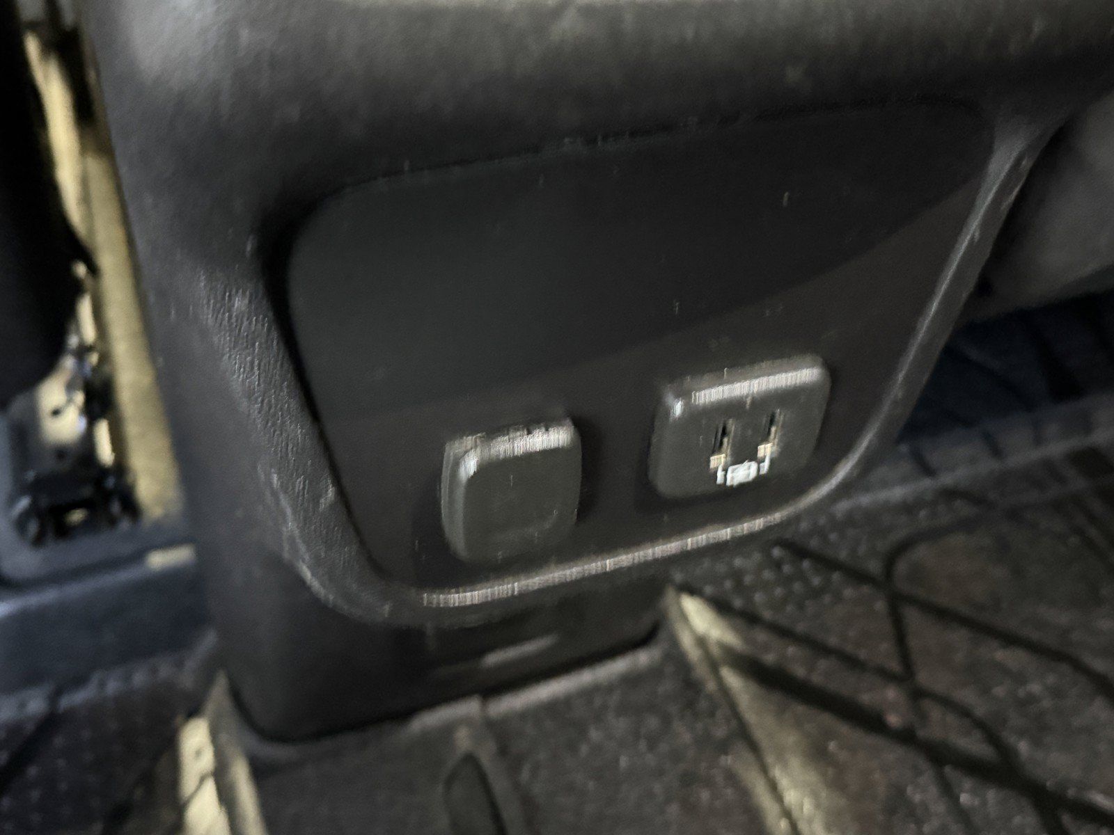 Used 2018 Chevrolet Equinox LT w/ Sun & Infotainment Package FWD image 28