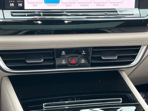 New 2026 Volkswagen Atlas SE image 23