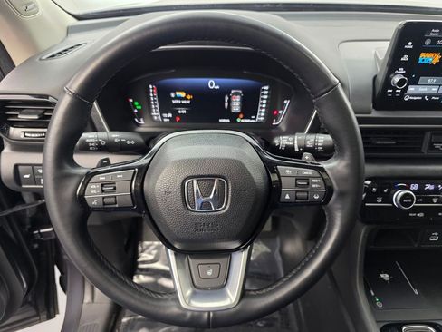 Used 2023 Honda Pilot Elite image 18