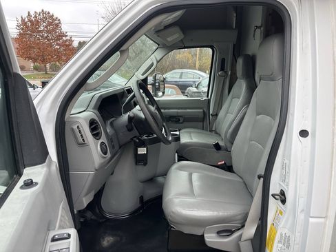 Used 2016 Ford E-350 and Econoline 350 Super Duty w/ Power Windows & Locks Group RWD image 15