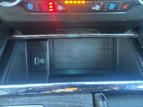 Used 2021 Ford Expedition Limited image 30