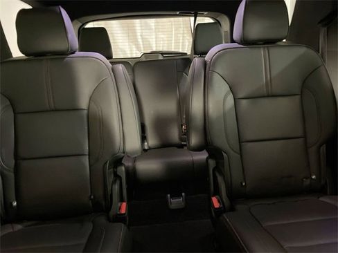 Certified 2023 Chevrolet Traverse RS image 13