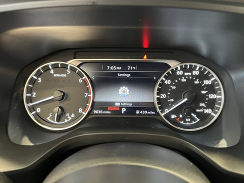 Used 2023 Nissan Rogue SV image 22