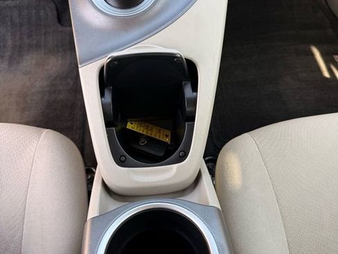 Used 2014 Toyota Prius Three image 21