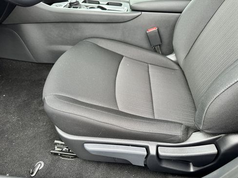 Used 2025 Nissan Sentra SV image 23