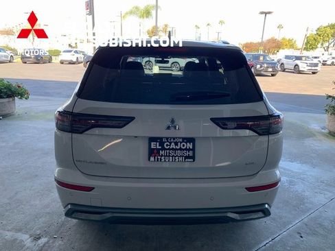 New 2026 Mitsubishi Outlander SEL image 4