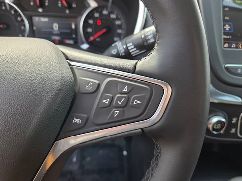 Used 2024 Chevrolet Equinox LT FWD image 31