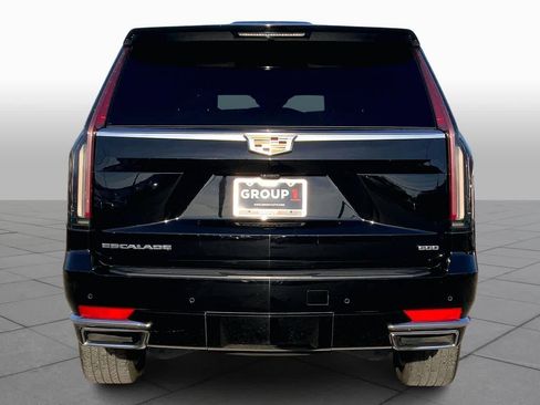 Used 2023 Cadillac Escalade Premium Luxury image 4