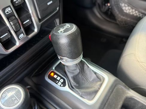 Used 2018 Jeep Wrangler Unlimited Sport S AWD/4WD image 24