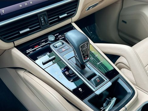 Certified 2023 Porsche Cayenne Platinum Edition AWD/4WD image 19