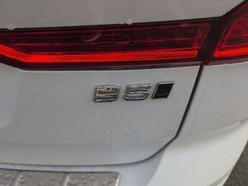 Used 2023 Volvo XC60 B5 Ultimate w/ Protection Package Premier image 8