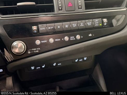 Used 2025 Lexus ES 300h w/ Premium Package FWD image 27
